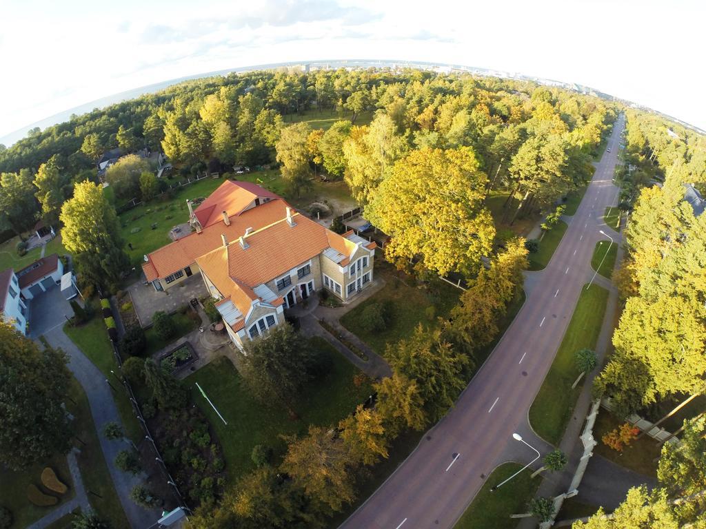 Villa Leonardo Ventspils Exterior photo